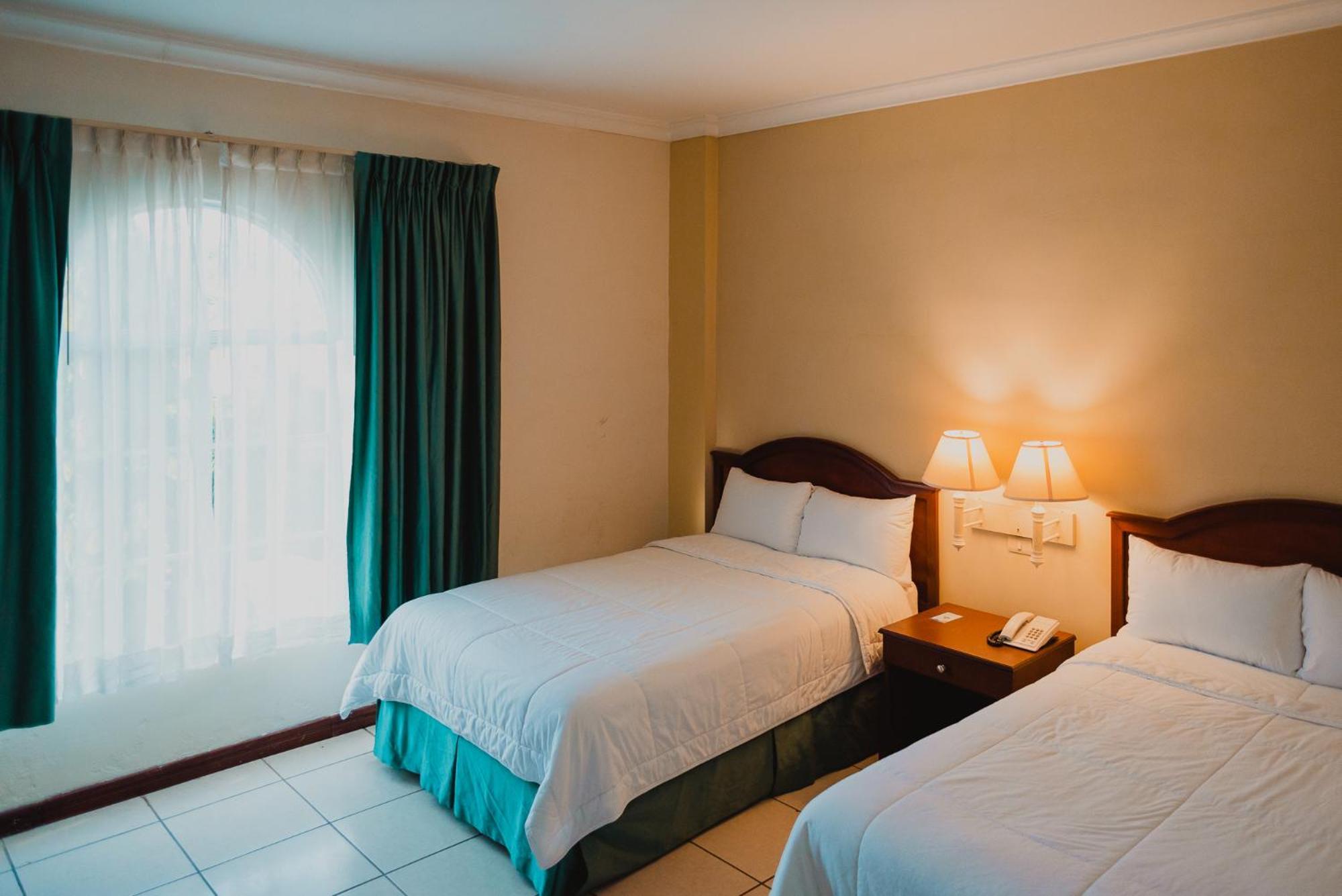 Mirador Plaza Hotel 4*