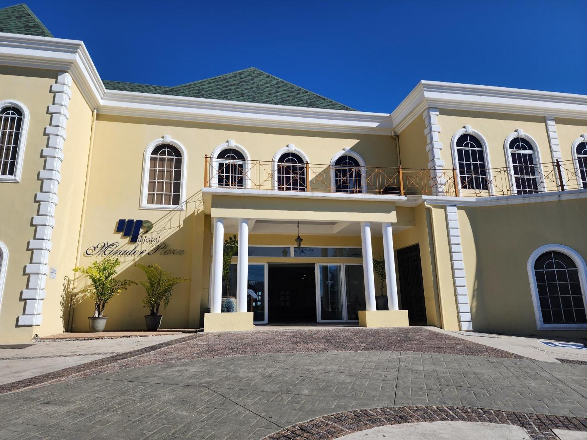 Mirador Plaza Hotel