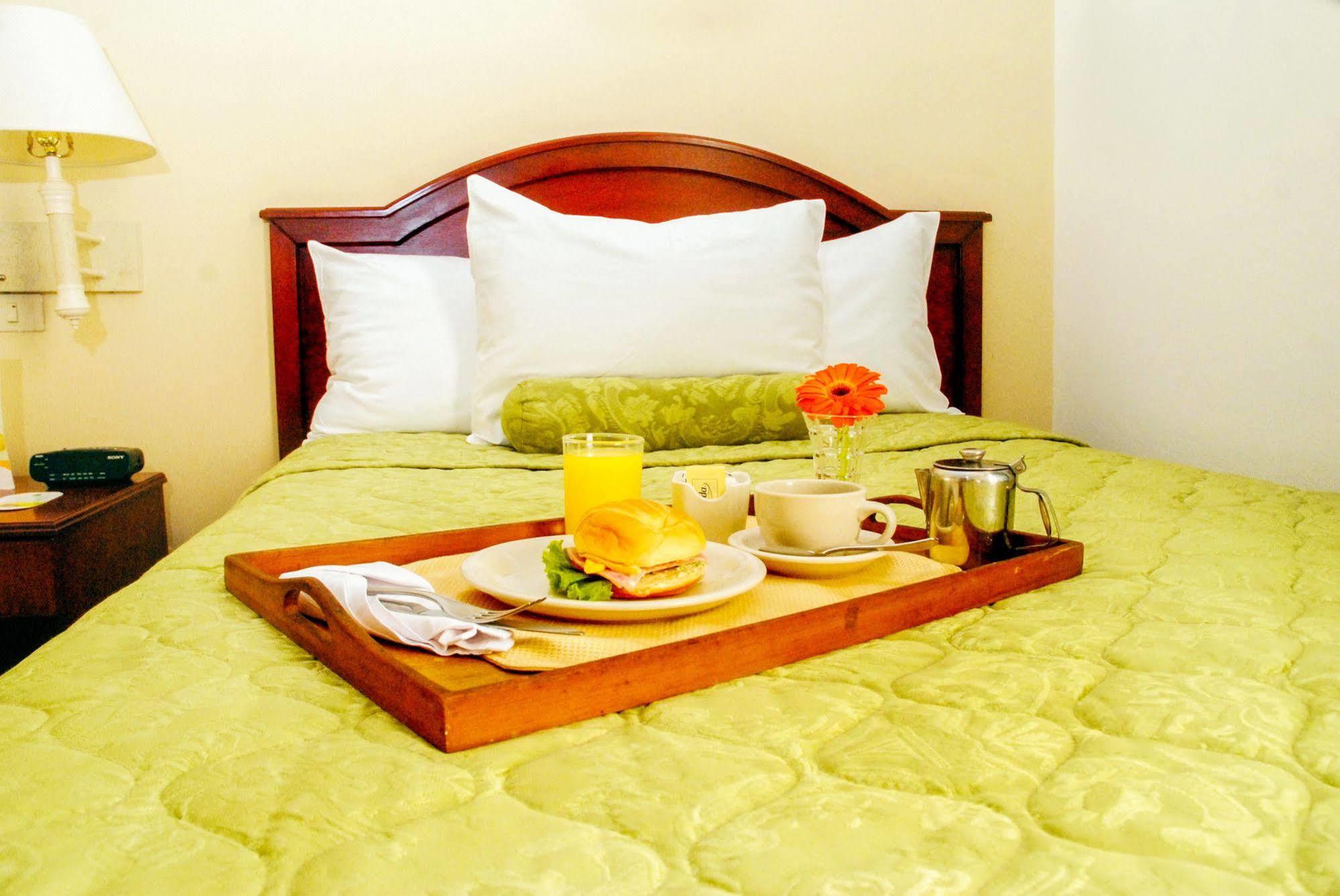 Mirador Plaza Hotel